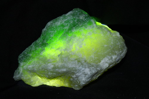 arockmaniac:Chrome Tremolite - Balmat, NY