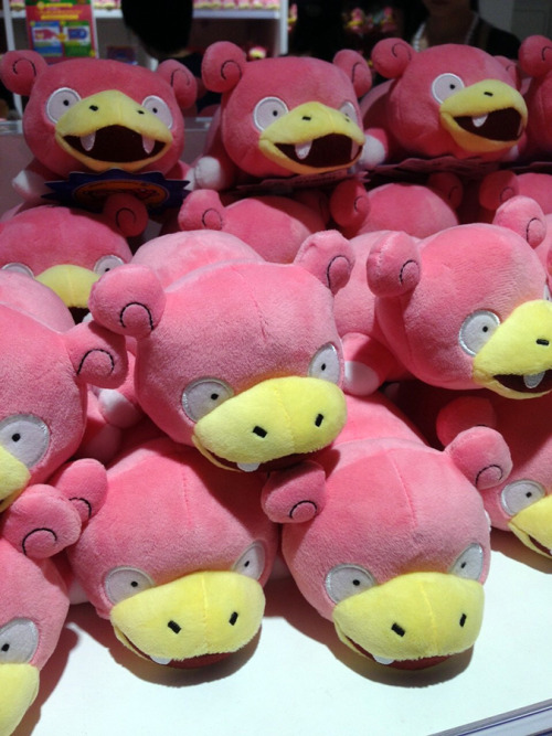 zombiemiki:  Slowpoke Day at the Mega-Tokyo Pokemon Center 