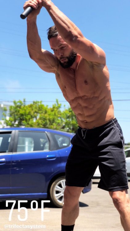 thehottestmenaround:Finn Balorhttps://www.instagram.com/finnbalor/