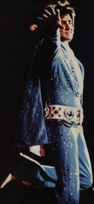 ilovetheking-elvispresley:  Elvis looking good in blue :) 