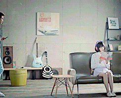 pearlescentskyblue:  Nice guy Minho wanted to give Sulli 10MB data on her phone but…