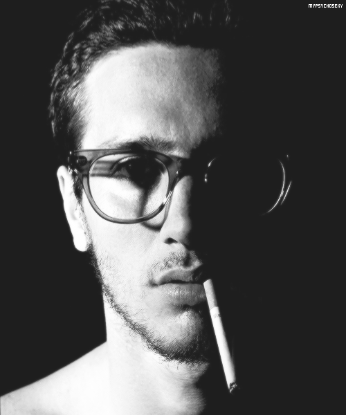 capricorn-sister:  John Frusciante &lt;3