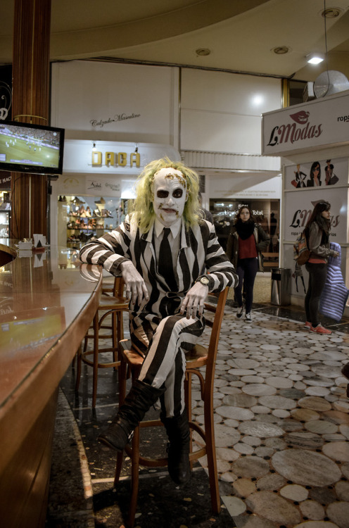 Beetlejuice cosplay by Axel Zeballos - Argentina IG  https://www.instagram.com/zeballosaxel_/     fo