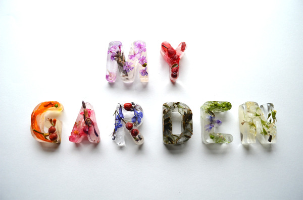 kjevangelista:  Botanical Typography Made with Frozen Flowers in Ice by Petra Blahova