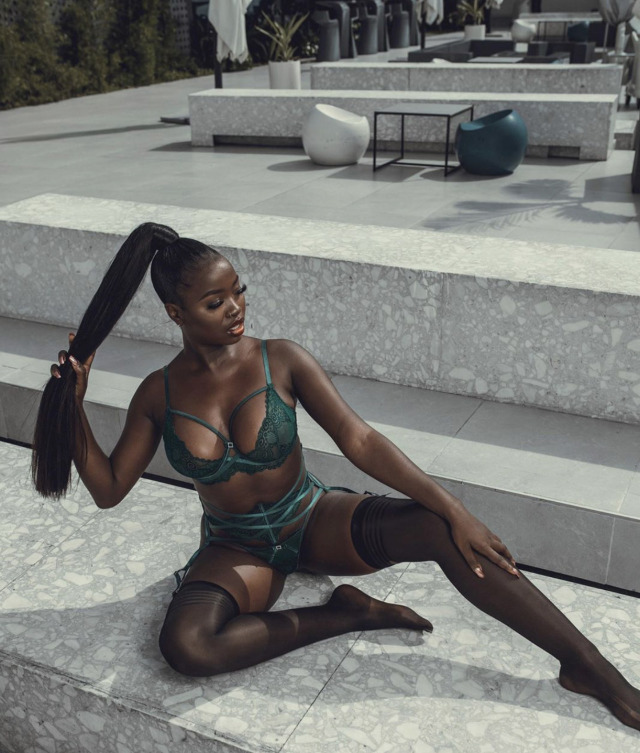 blackgirlsarelife:Melanin is forever 😳🥵😍