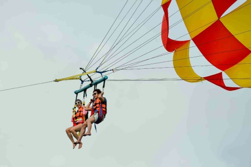 [We Are In Love] Filming Pics in Bali(cre: 新浪娱乐, via:百度宋智孝官方贴吧 )