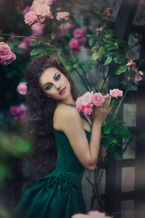 love-roses-are-red:  Don’t wait for the right person to come into your life. Be the right person to come into someone’s life  