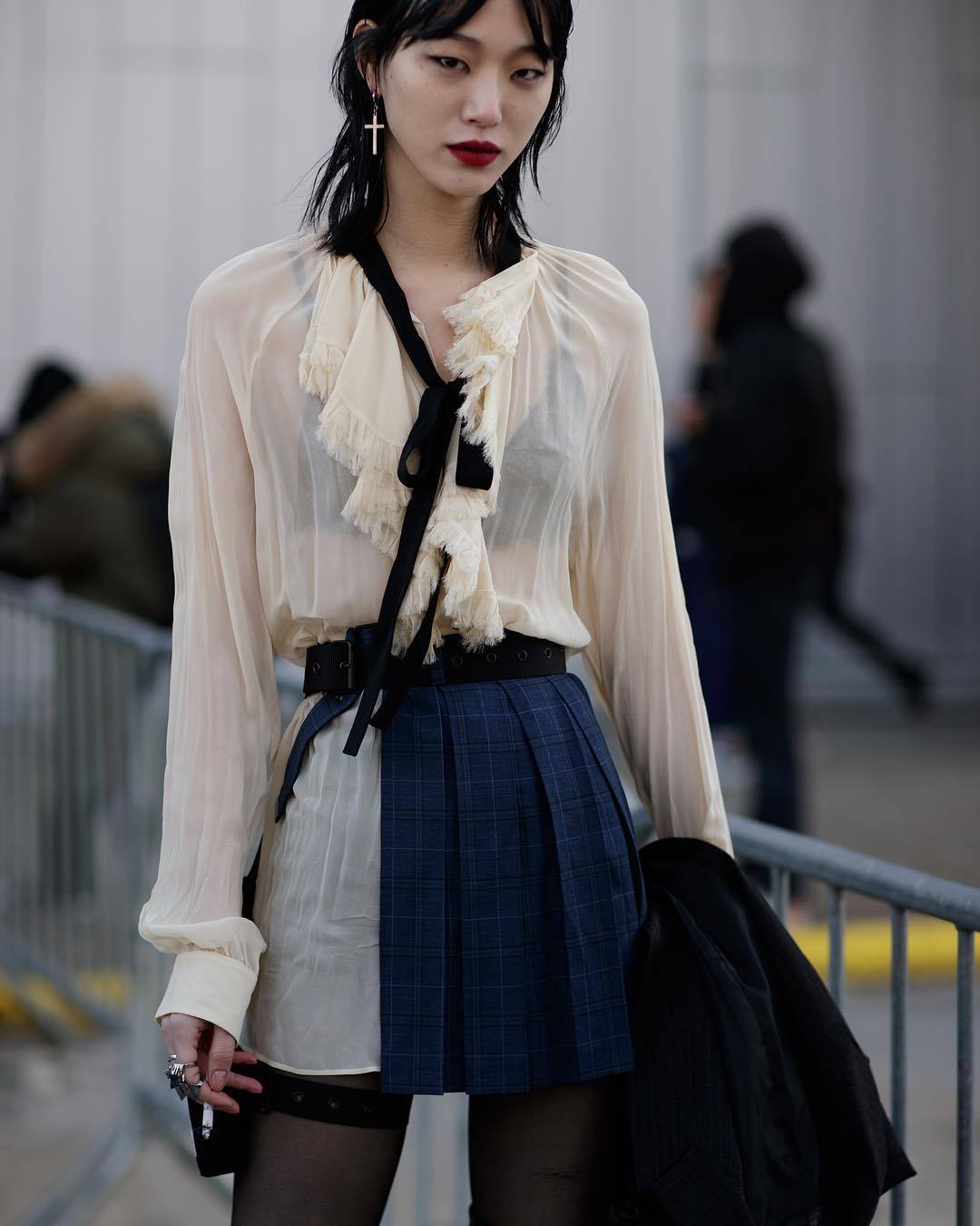 Black-is-no-colour — Milan Fashion Week, Street Style; model Sora Choi