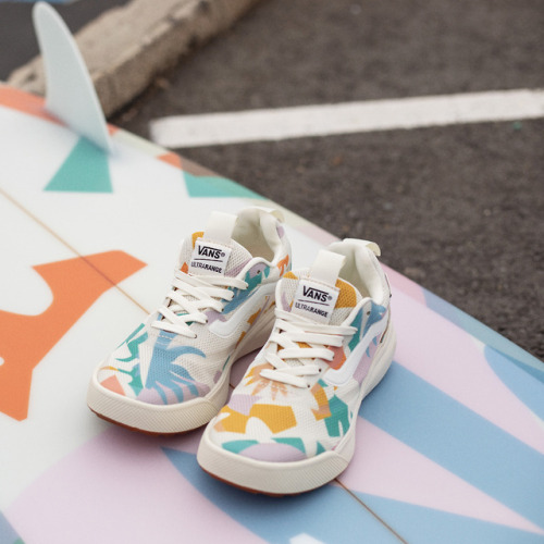 Be bold this summer with the Leila Hurst UltraRange Rapidweld.