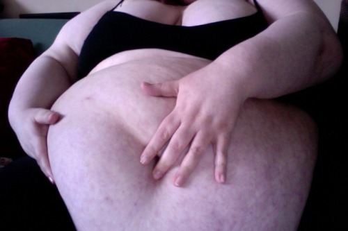 bigbellyluvr: wildrose1207: Fat Fat Fat Friday Wow I lobe your belly