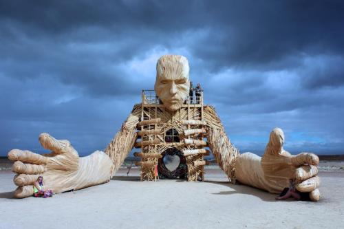 archiemcphee:  We just learned about an awesome annual festival called the Afrika Burns Creative Projects or AfrikaBurn. It’s an official Burning Man regional event which has been taking place in the desert of the Tankwa Karoo National Park in South