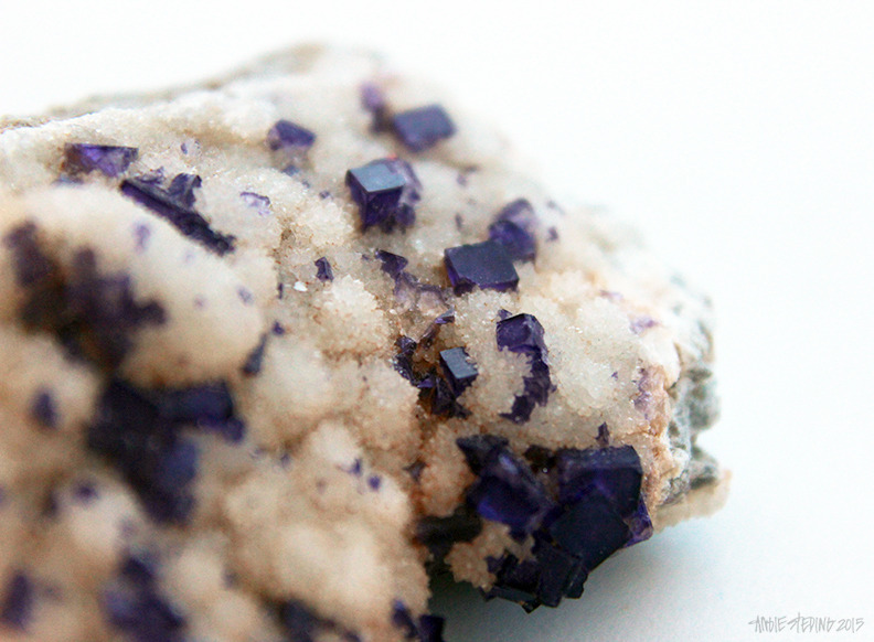 tyrantofthefirmament:  earthblingg:  Flourite  This is clearly a Dark Energon chocolate