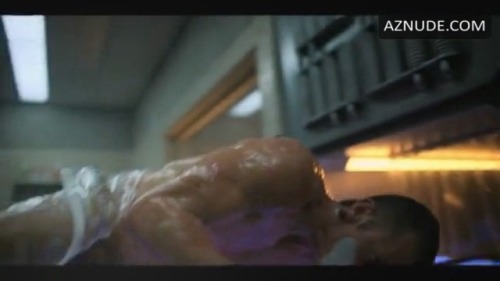 aifansss:Joel Kinnaman’s penis in Altered carbon