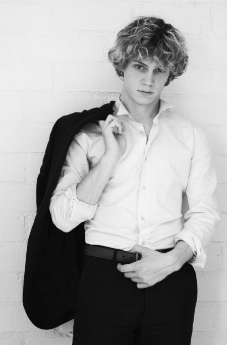 XXX Don't talk to me unless your Evan Peters. photo