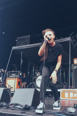 deadparamour:  Pvris - Nashville Warped Tour 2015