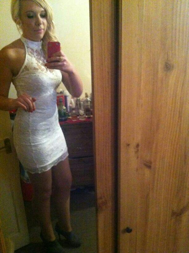 ukslutsuk:  Fitness instructor from leeds | 20 | #FIT #kik #selfies #nude #rude