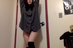 booty-touchin:  I love long socks and flannels 