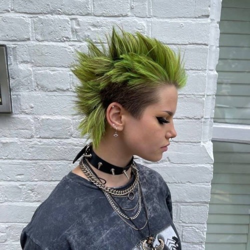 Androgynous Haircuts: The Mohawk-mullet