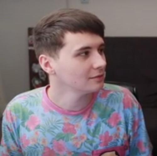 loveablehowell: floral shirt appreciation post