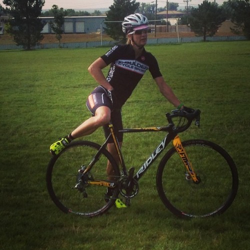 castellicycling: Kristen Webber of @bouldercyclesport learning the code of CX