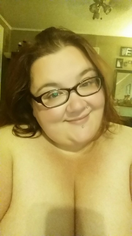 princsscupycake:  biggirlsrockmyuniverse:  princsscupycake:  Selifes and tits for days.   Not sure how I could have missed this original post, but DAMN, you are as gorgeous as ever!!  Hehe I’m not sure how you missed it either biggirlsrockmyuniverse.