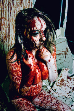 fuckyeahbloodychicks:  .