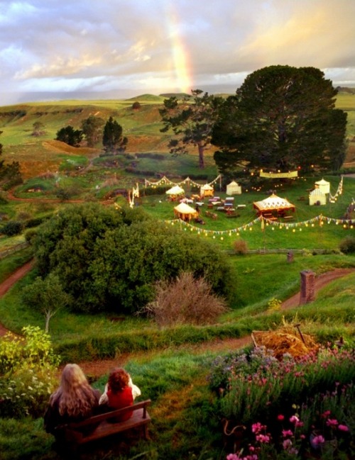 Porn Pics Party preparations (Hobbiton prepares for