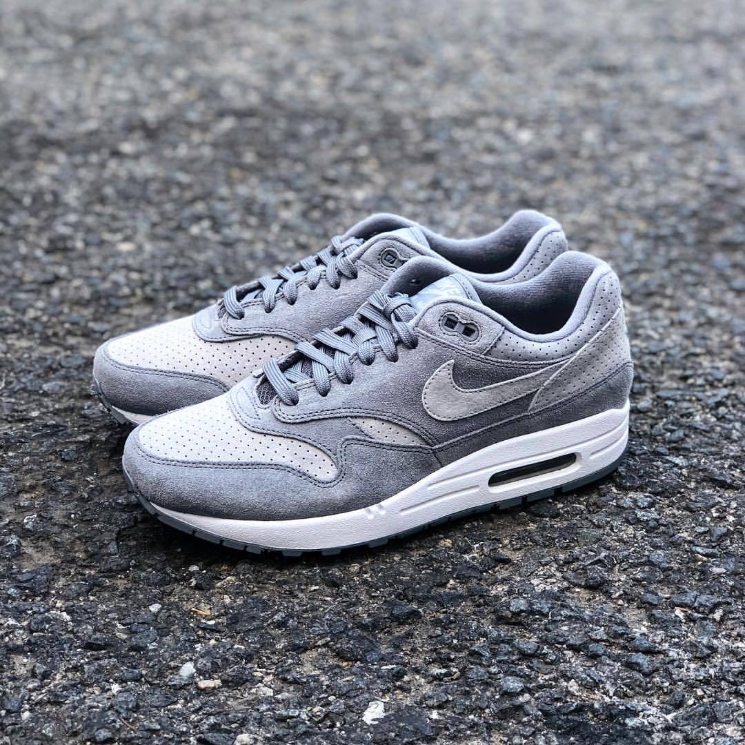 air max 1 perforated grey