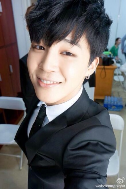 bts420:  black hair jimin selfies