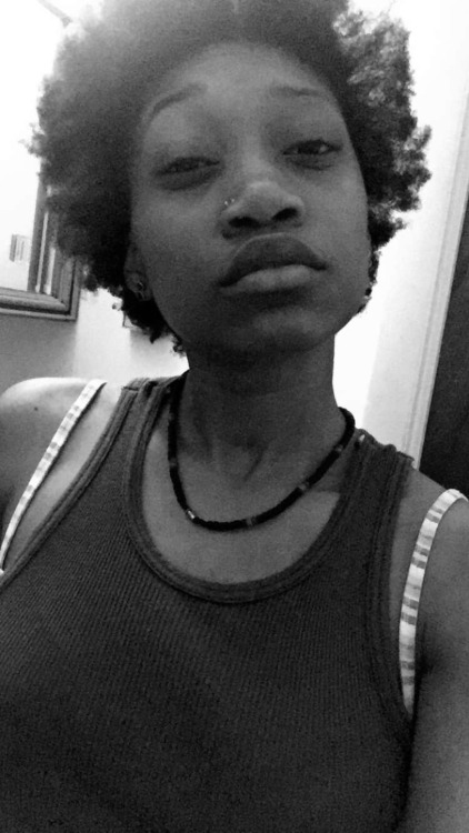 unbreakablechamaican:  Mini fro appreciation. Happy blackout💕