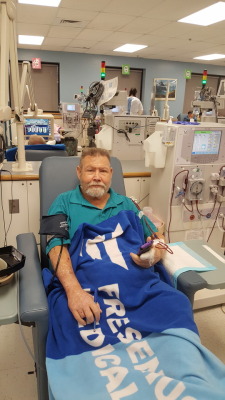 cheesewhizexpress: Every Tuesday, Thursday and Saturday morning, you’ll find me in this recliner.  Blood pressure cuff on my right arm, two dialysis catheters in my left.  Thus tied down, I still am free–free to interact with my Tumblr friends. 