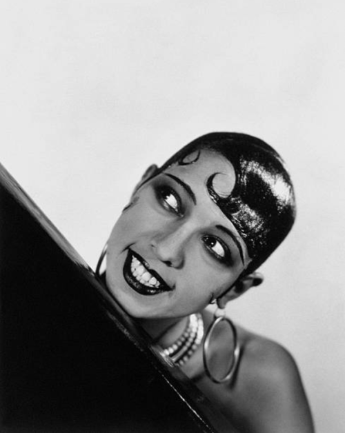 twixnmix:Josephine Baker photographed by George Hoyningen Huene for Vanity Fair, 1927.