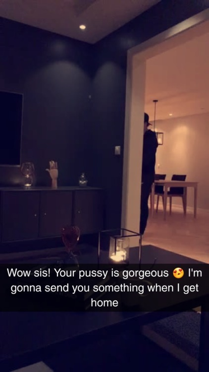 fresh-sibling-incest:  Mistakenly sending your sister a sexy snap doesn’t always end in disaster 😏 Maybe it will even go as smoothly as with these siblings, ending in actual incest?  You never know unless you try🤳 