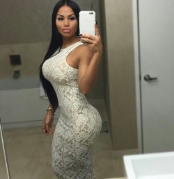 everydayphotos77:  Dolly Castro 