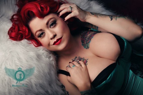 italiankong: Cortney Maylee. Gorgeous pinup with awesome curves.