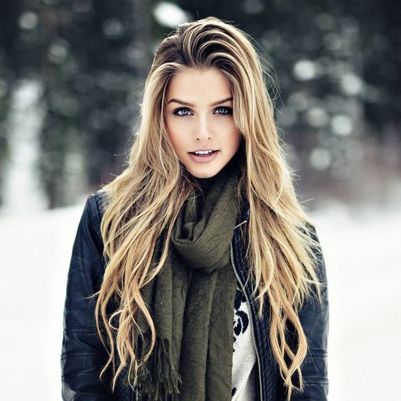 Sarah (17 Photo)
