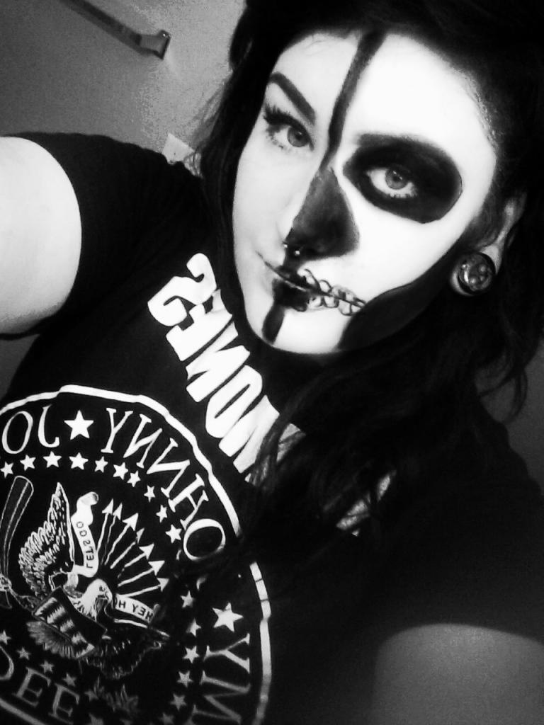 ratchetwhitegurl2k13:  misfits forever bitchez  
