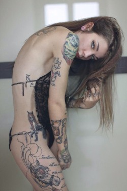 itsall1nk:  More Hot Tattoo Girls athttp://hot-tattoo-girls.blogspot.com