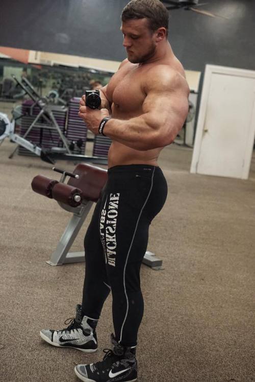 muscular guys, bodybuilders and my states of soul.