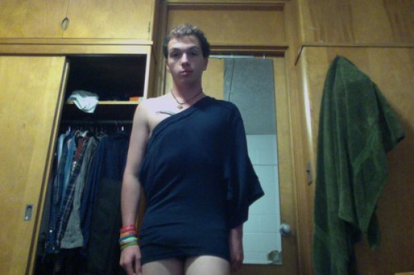 collegehumor:  Check Out These Guys Wearing Dresses Made Out of Gym Shorts [Click