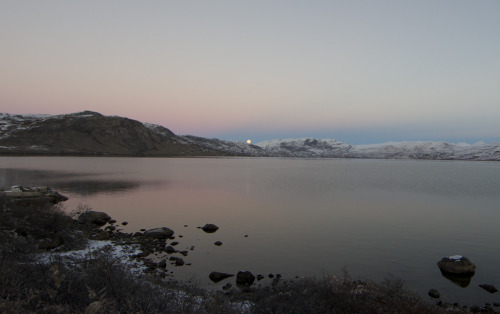 eclissa:       Kangerlussuaq, Greenland. by Richard McManus        