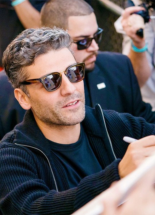 meghan-markle:Oscar Isaac arriving to the Jimmy Kimmel Live! show | December 01,