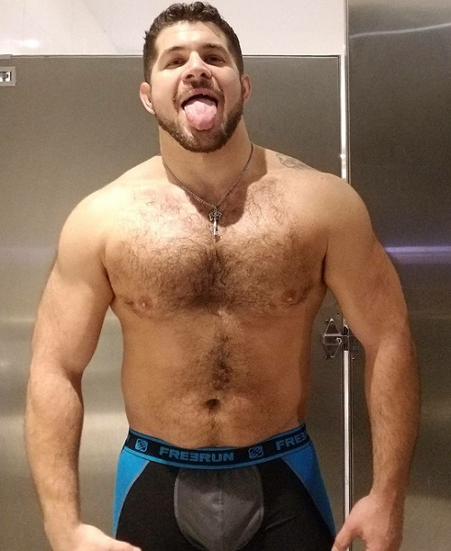 yoursporadiccollectorduck: bbeardedguy:D O M I N I C   M.(@thedonkeybear) Hot and cute cub!