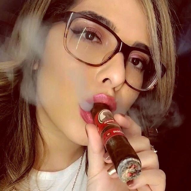 Cigar girls