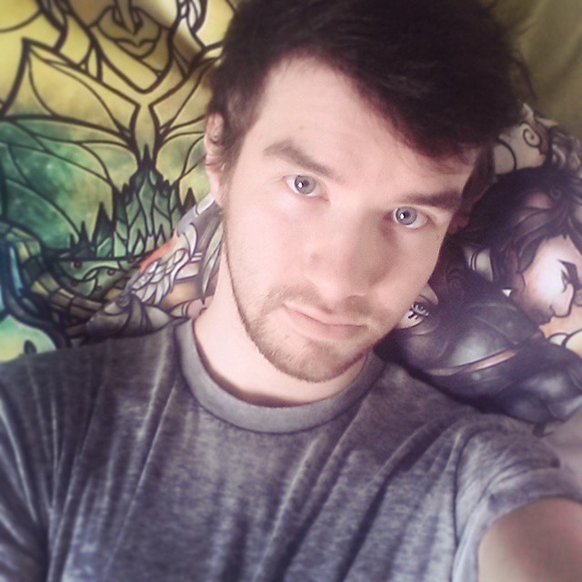 sombre-songbird:Lazy day. 💁 #selfie #gay #wizardofoz #bioshockinfinite #mandiemanzano