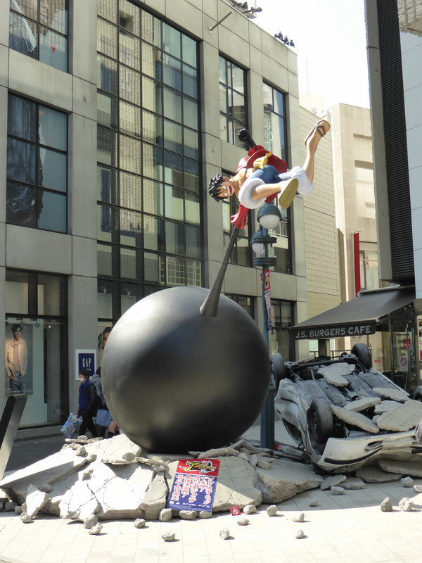 grimphantom:  ca-tsuka:  Son Goku VS Luffy in Tokyo streets.(by Bandai Namco Games