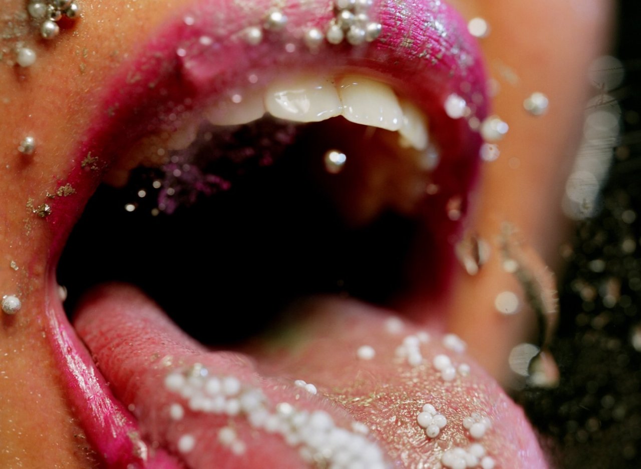 showslow:  ★ Paintings by Marilyn Minter ★ 