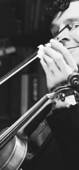 wondernine:sherlock + violin requested by michaelswendy