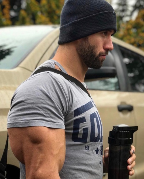 biceplover2:Love biceps but tri’s like this get me too!
