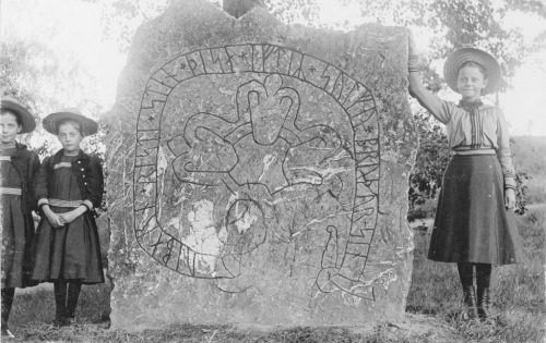 Rune stone, Herrstaberg, Östergötland, Sweden, c. 1890Three girls at a rune stone (Ög 46) in Herrsta